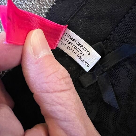 Torrid x Betsey Johnson Women Size 1 US 1X Sheer Lace Off Shoulder Catsuit Black - Picture 5 of 9